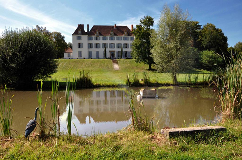 Chateau De Matel Bed & Breakfast Roanne Exterior photo