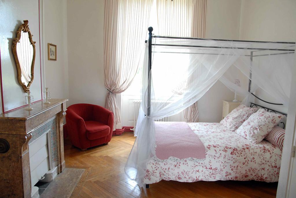 Chateau De Matel Bed & Breakfast Roanne Room photo